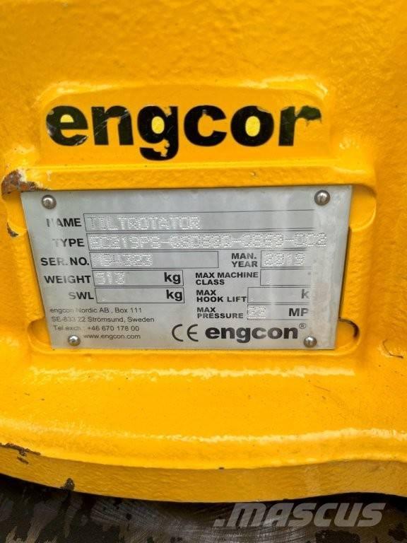 Komatsu PW 160-11 Wheeled excavators