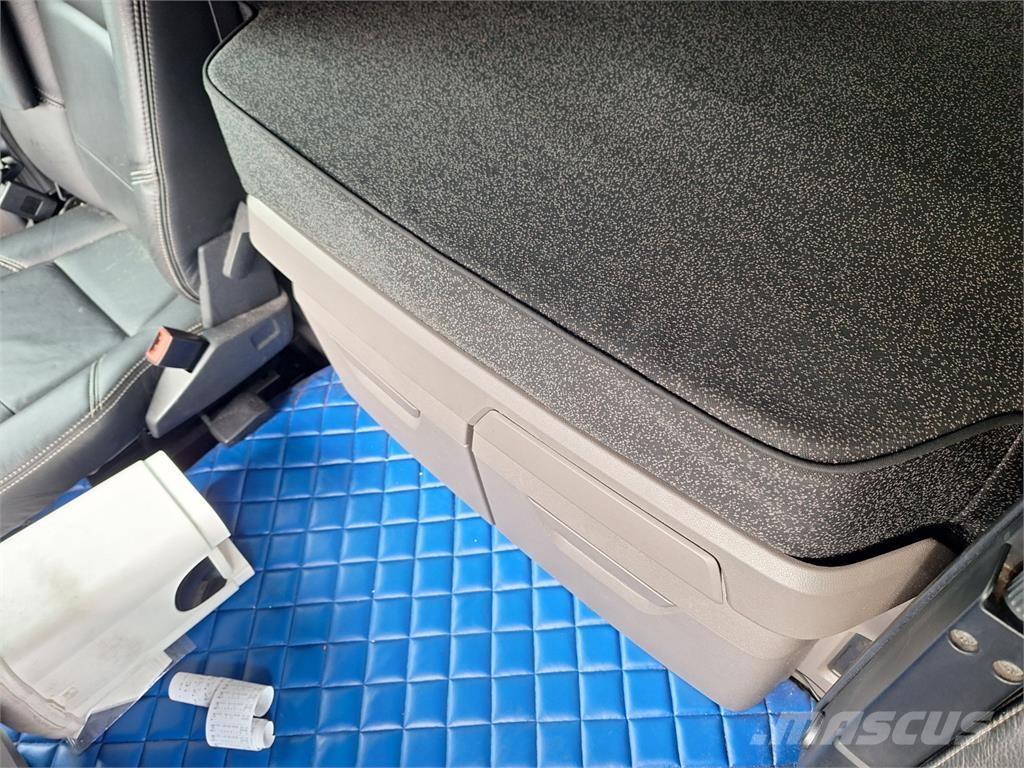 Scania R 410 LNG Truck Tractor Units