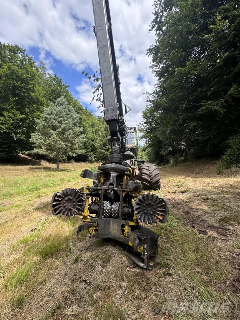 John Deere 11 70 G Harvesters