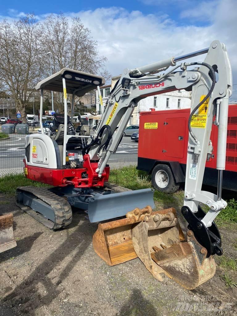 Takeuchi TB225 Mini excavators < 7t