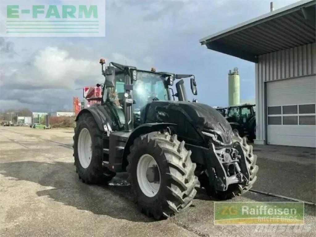 Valtra q245 Tractors