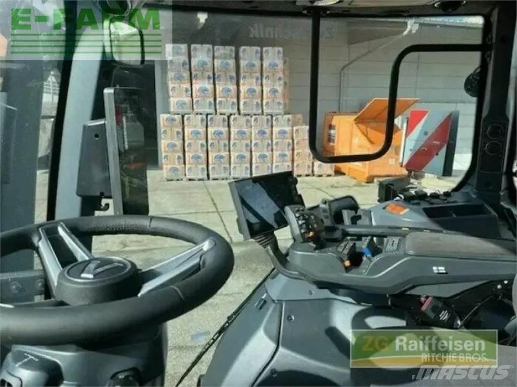 Valtra q245 Tractors