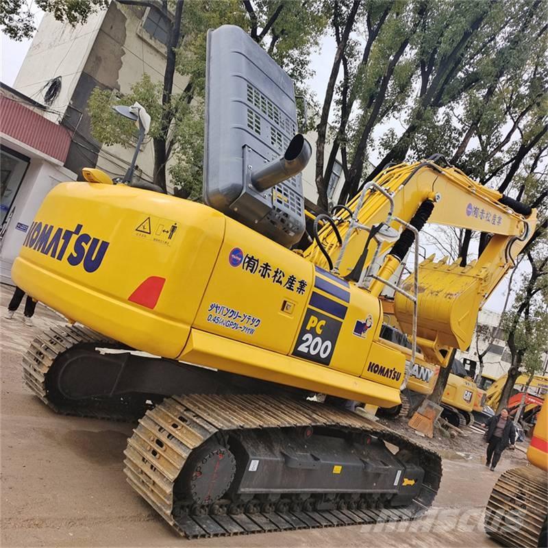 Komatsu PC 200-8 Crawler excavators