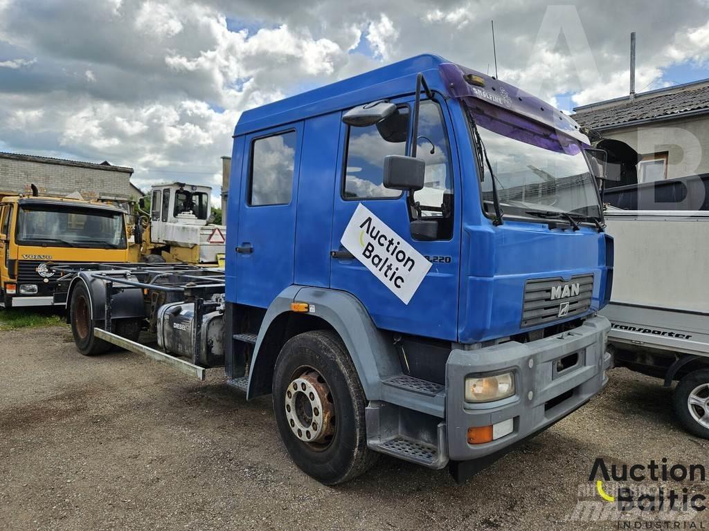 MAN 18.225 Chassis Cab trucks