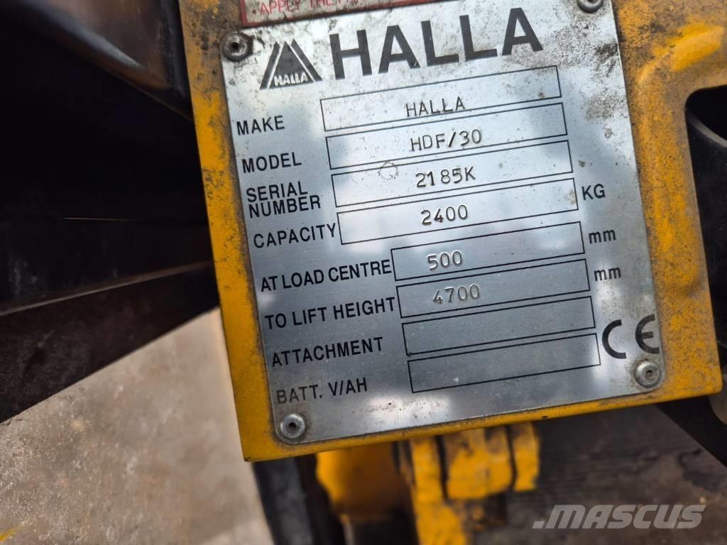 Halla HDF 30 Diesel trucks