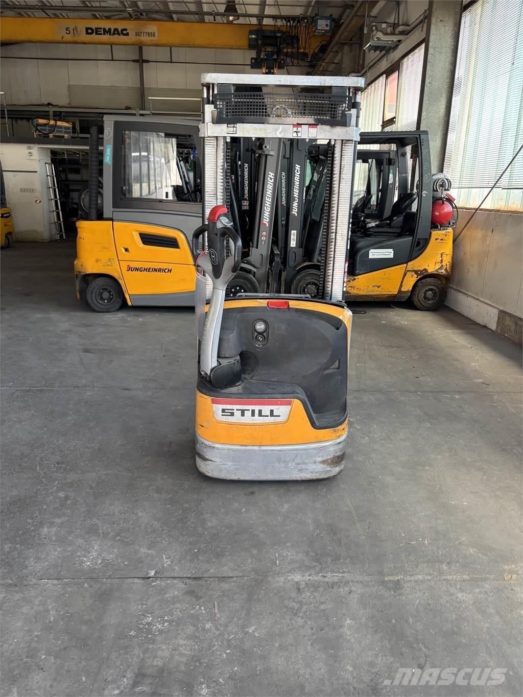 Still EXV10 Self propelled stackers