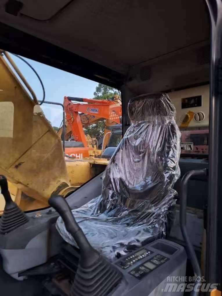 Komatsu PC 200-7 Crawler excavators