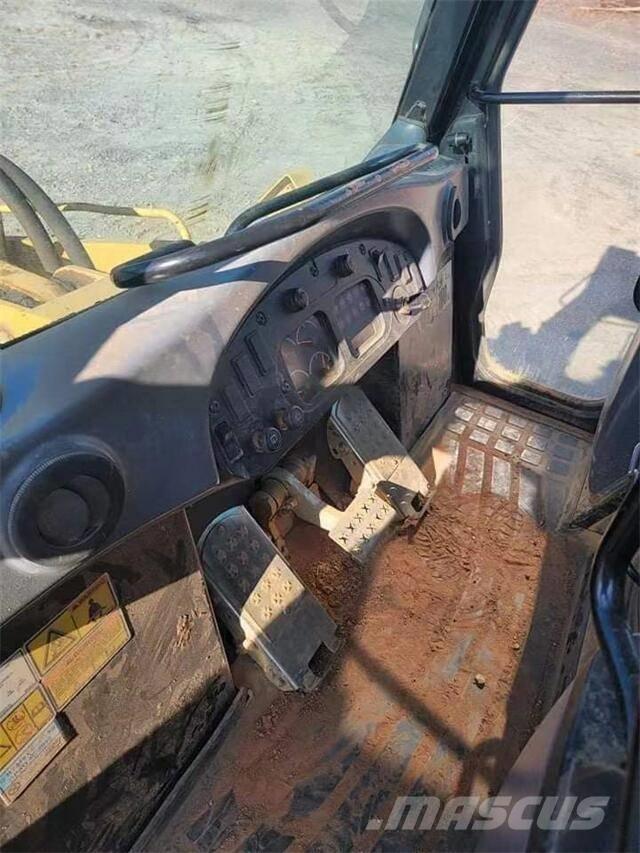 CAT 953C Crawler FEL's