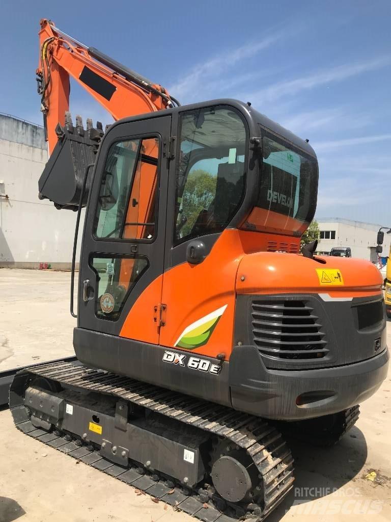 Doosan DX 60 Mini excavators < 7t