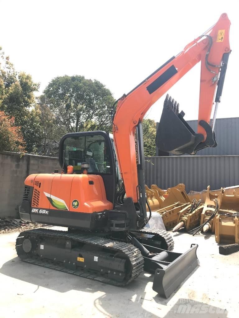 Doosan DX 60 Mini excavators < 7t