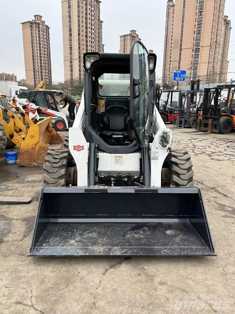 Bobcat S 750 Skid steer loaders