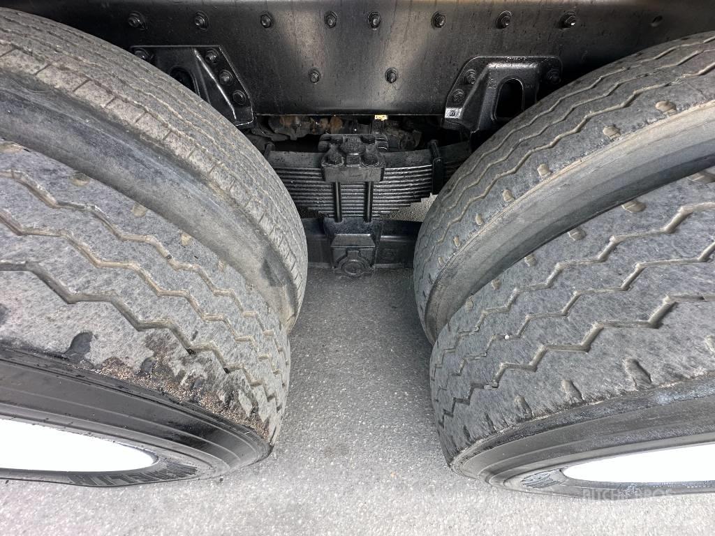 Sterling L 8500 Sewage disposal Trucks