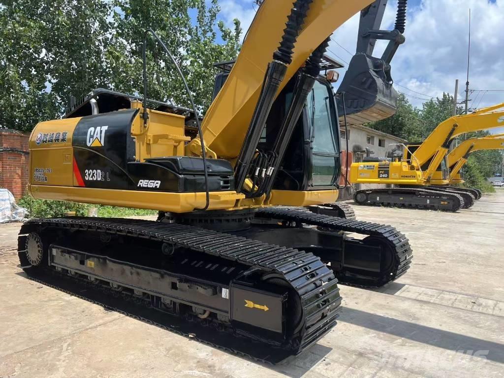 CAT 323d2l Midi excavators  7t - 12t