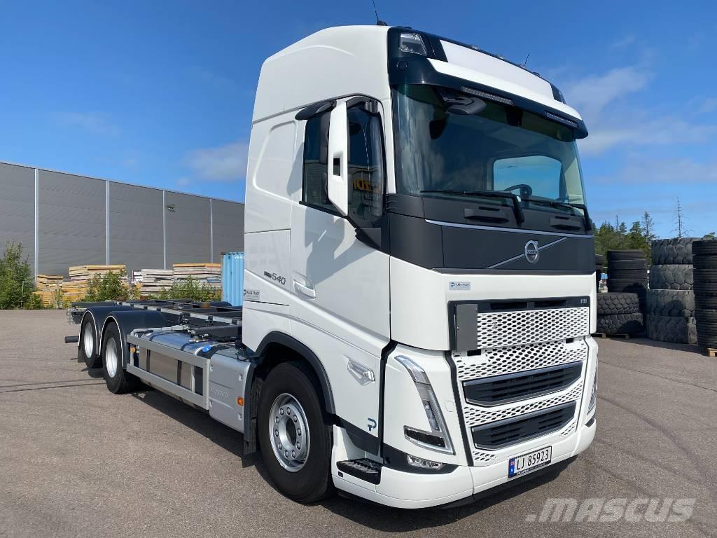Volvo FH 540 Containerframe/Skiploader trucks