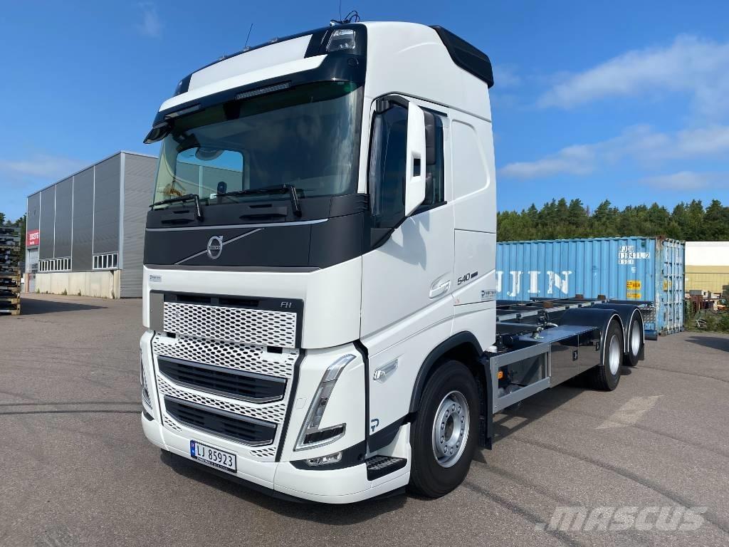 Volvo FH 540 Containerframe/Skiploader trucks