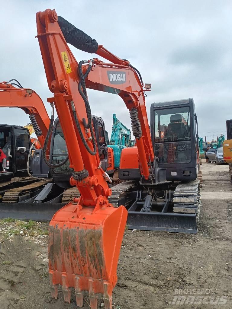 Doosan DH 60 Mini excavators < 7t