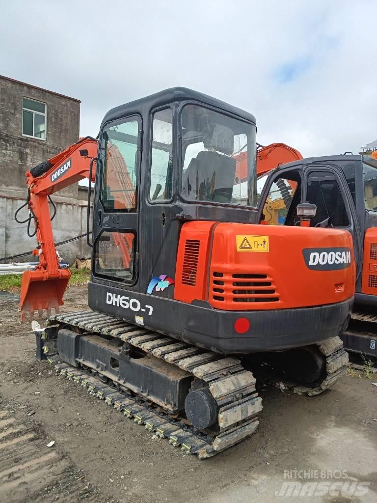 Doosan DH 60 Mini excavators < 7t