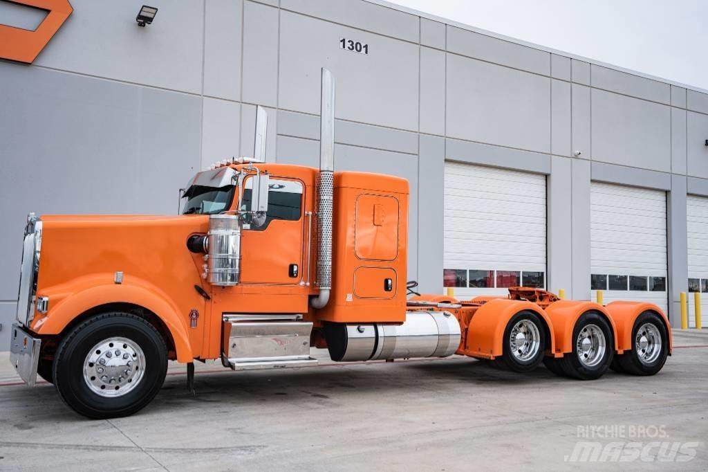 Kenworth W900 Truck Tractor Units