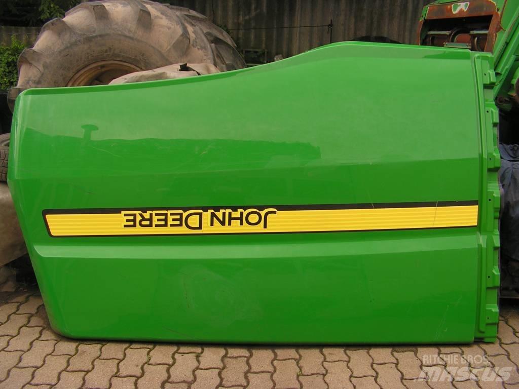 John Deere T 660 Chassis