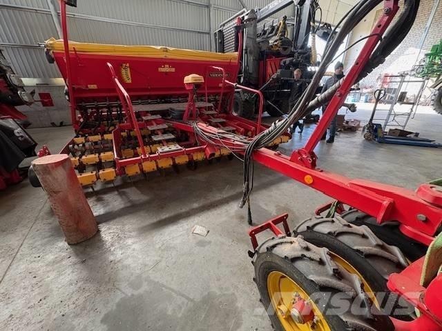 Väderstad Rapid400C Drills