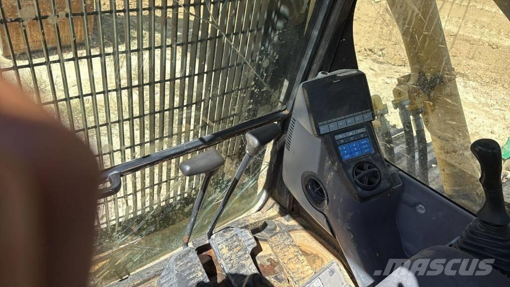 Komatsu 2012 Tracked cranes