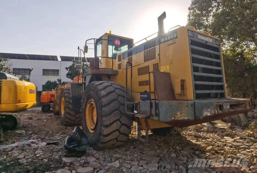 Komatsu WA 600 Wheel loaders