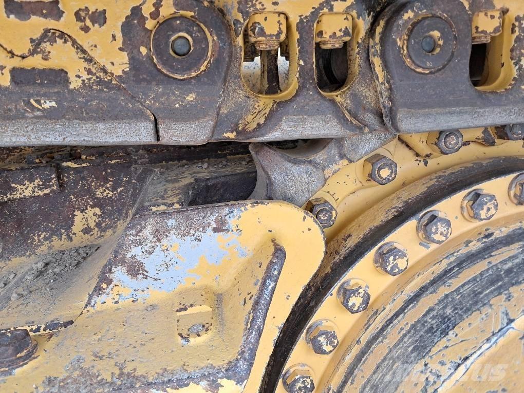 Komatsu D61PXI-24E0 Crawler dozers
