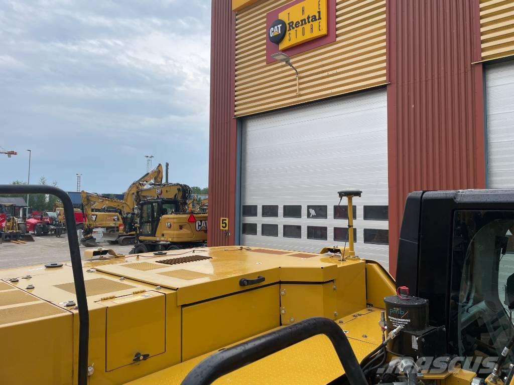 CAT 330 Crawler excavators