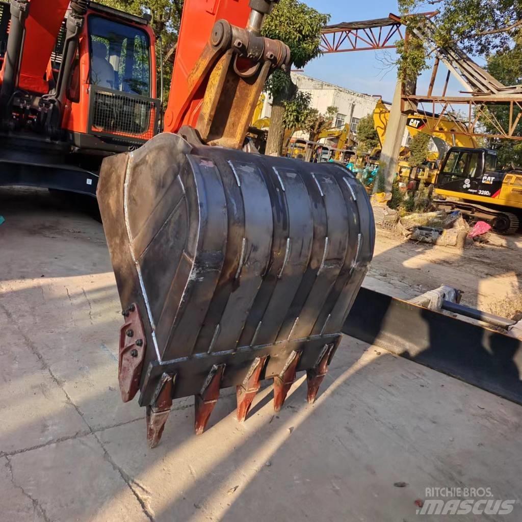 Doosan DX 225 LC Crawler excavators