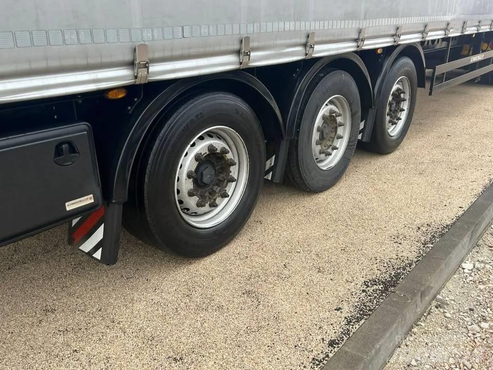 Schwarzmüller S1  J Tautliner/curtainside trailers
