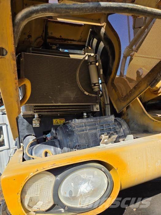 CAT M 313 D Wheeled excavators