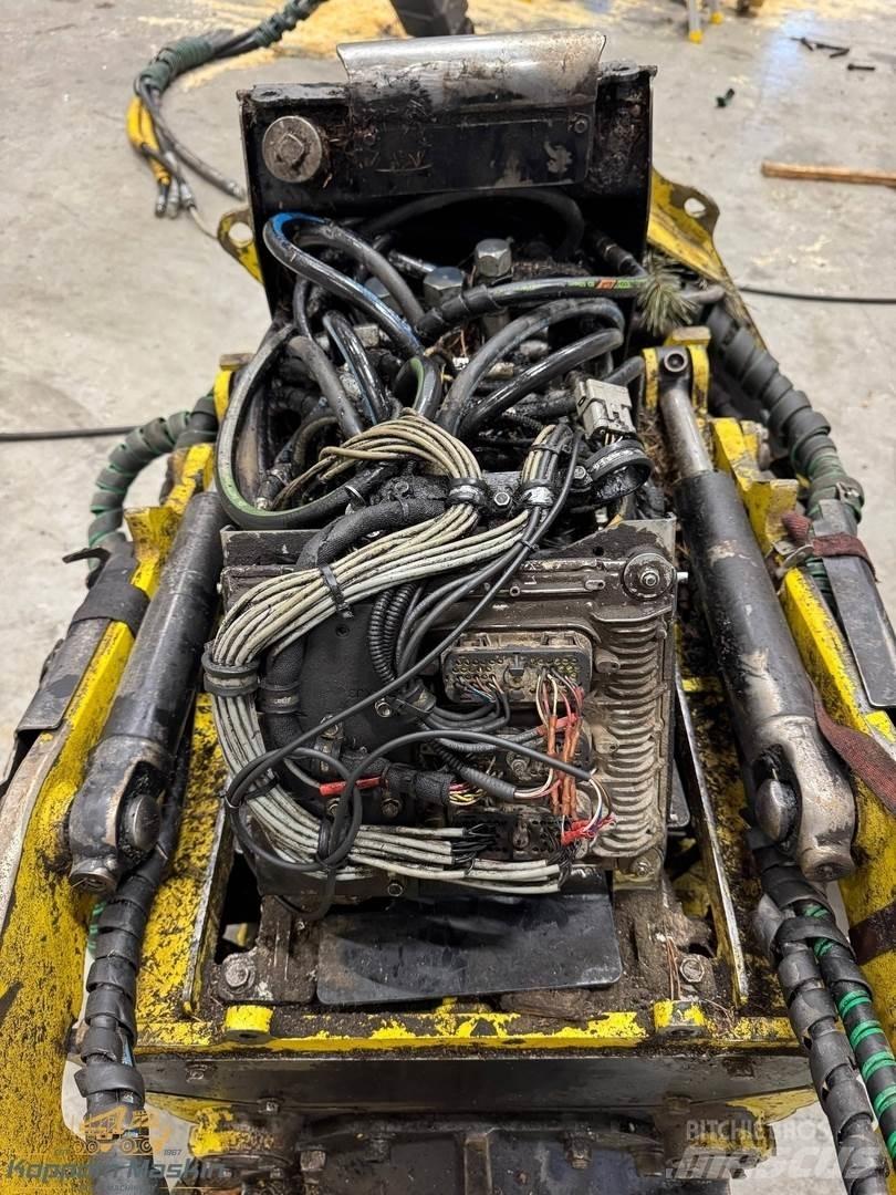 John Deere H415 Harvester heads