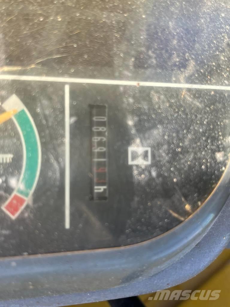 Komatsu PC 27 Mini excavators < 7t