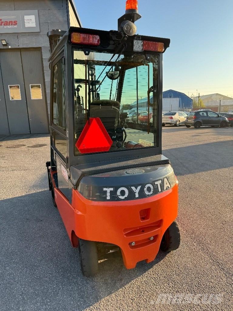 Toyota 8FBMT35 Electric forklift trucks