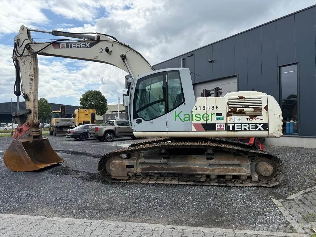 Terex TC225LC Crawler excavators