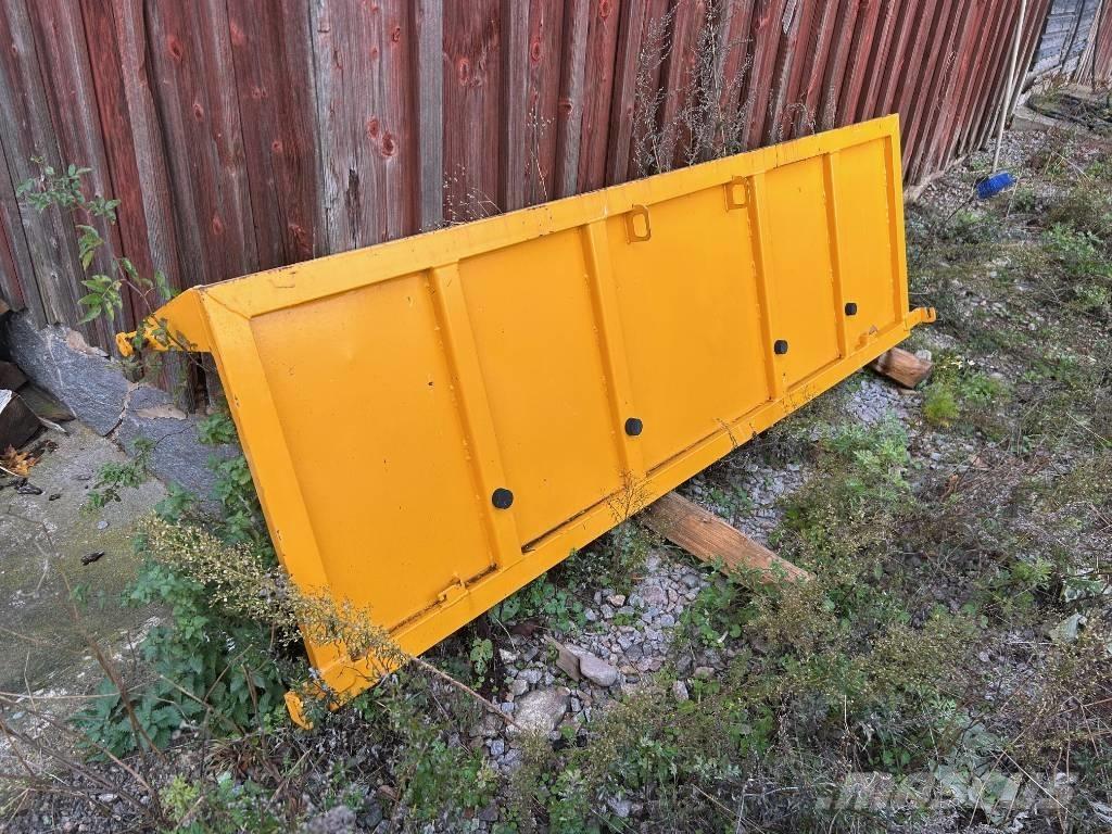 Humus 13CT All purpose trailer