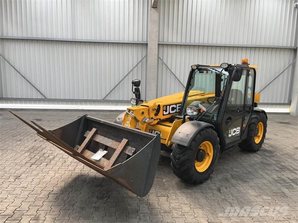 JCB 525-60 Hi Viz Farming telehandlers