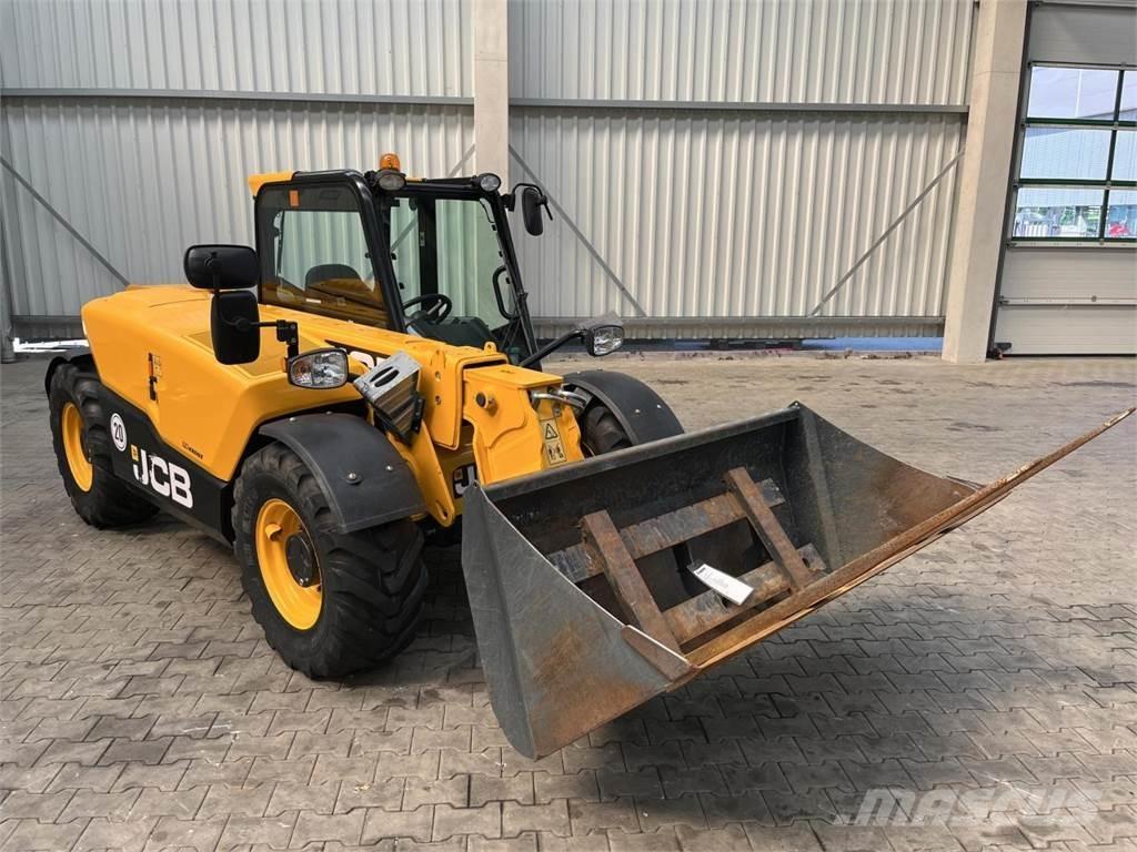 JCB 525-60 Hi Viz Farming telehandlers