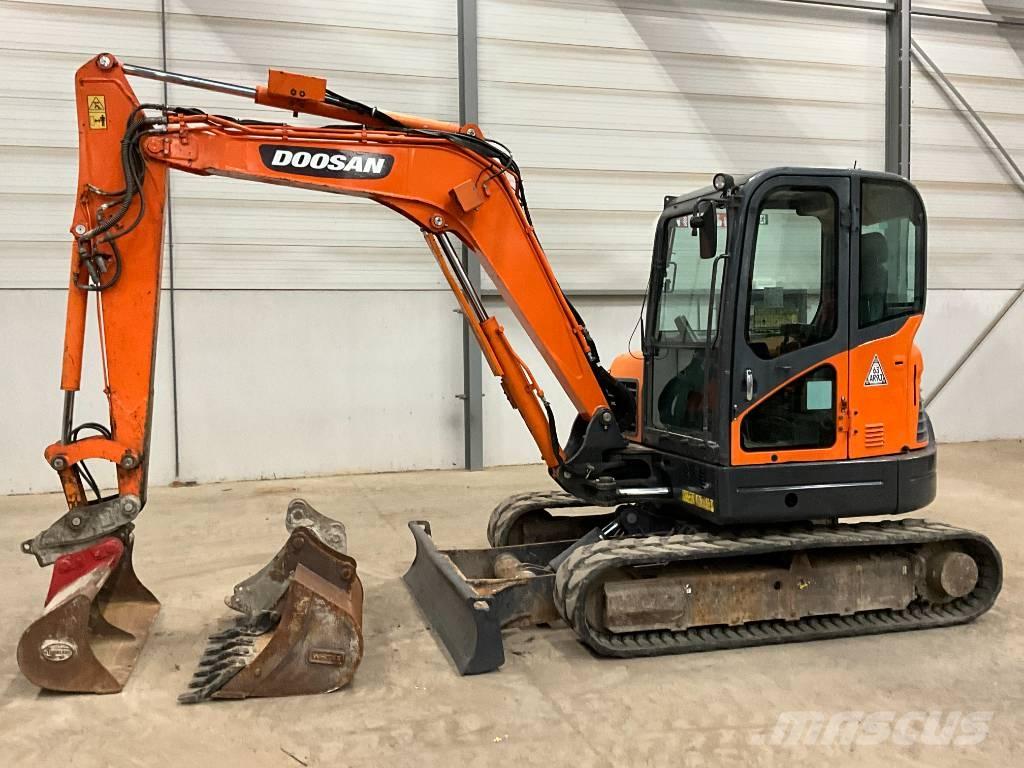 Doosan DX 63-3 Mini excavators < 7t