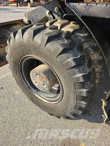 CAT M 318 F Wheeled excavators