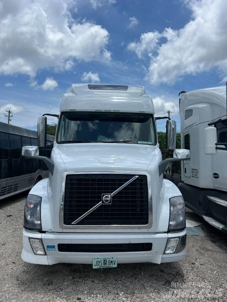 Volvo VNL 780 Truck Tractor Units