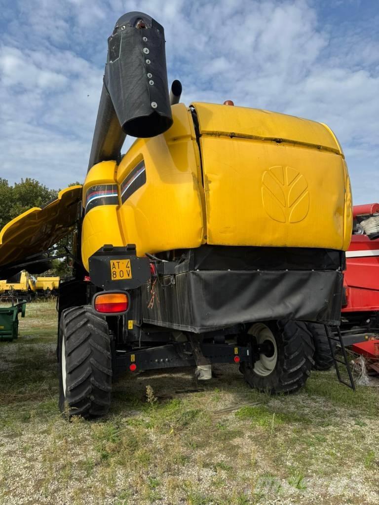 New Holland CX 760 Combine harvesters