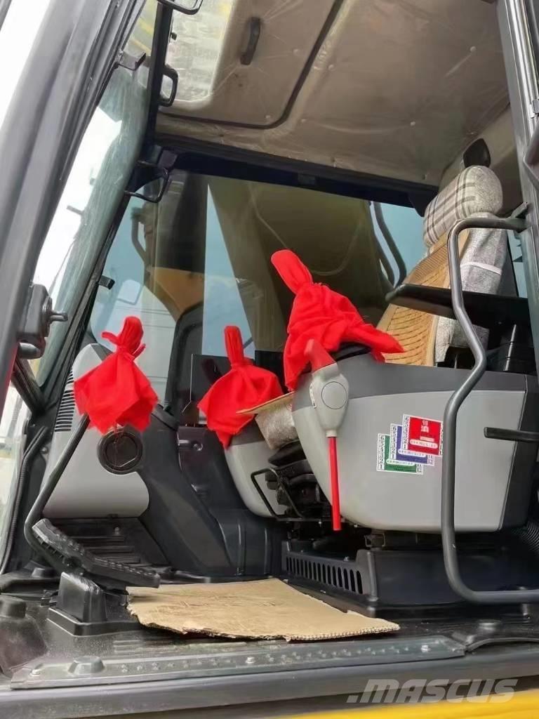 Komatsu PC450-8 Crawler excavators