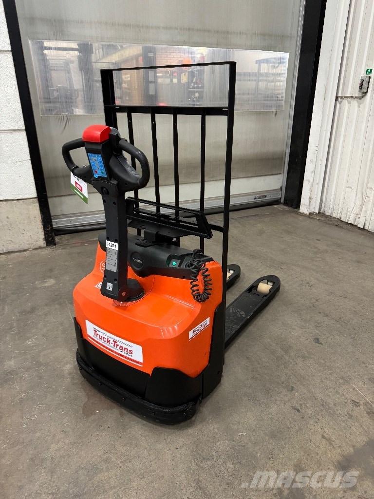 Toyota LWI160 Low lifter