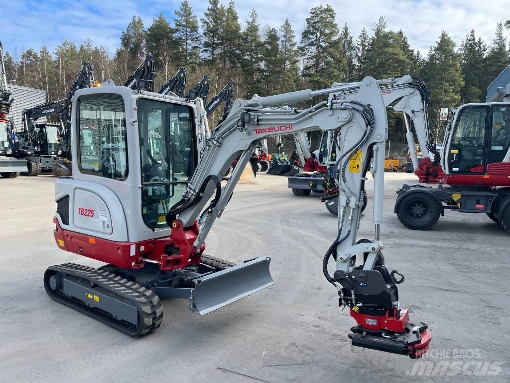 Takeuchi TB 225 Mini excavators < 7t