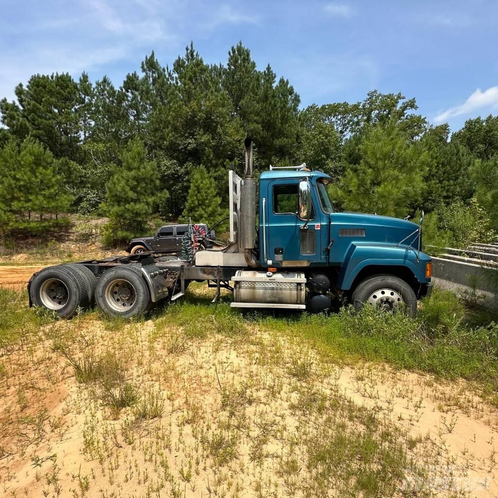 Mack CH 613 Truck Tractor Units