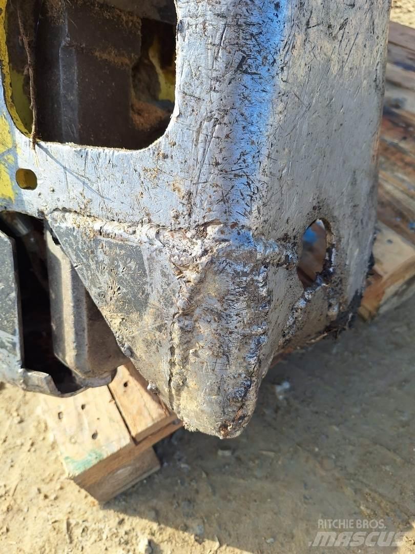 John Deere H270 Harvester heads