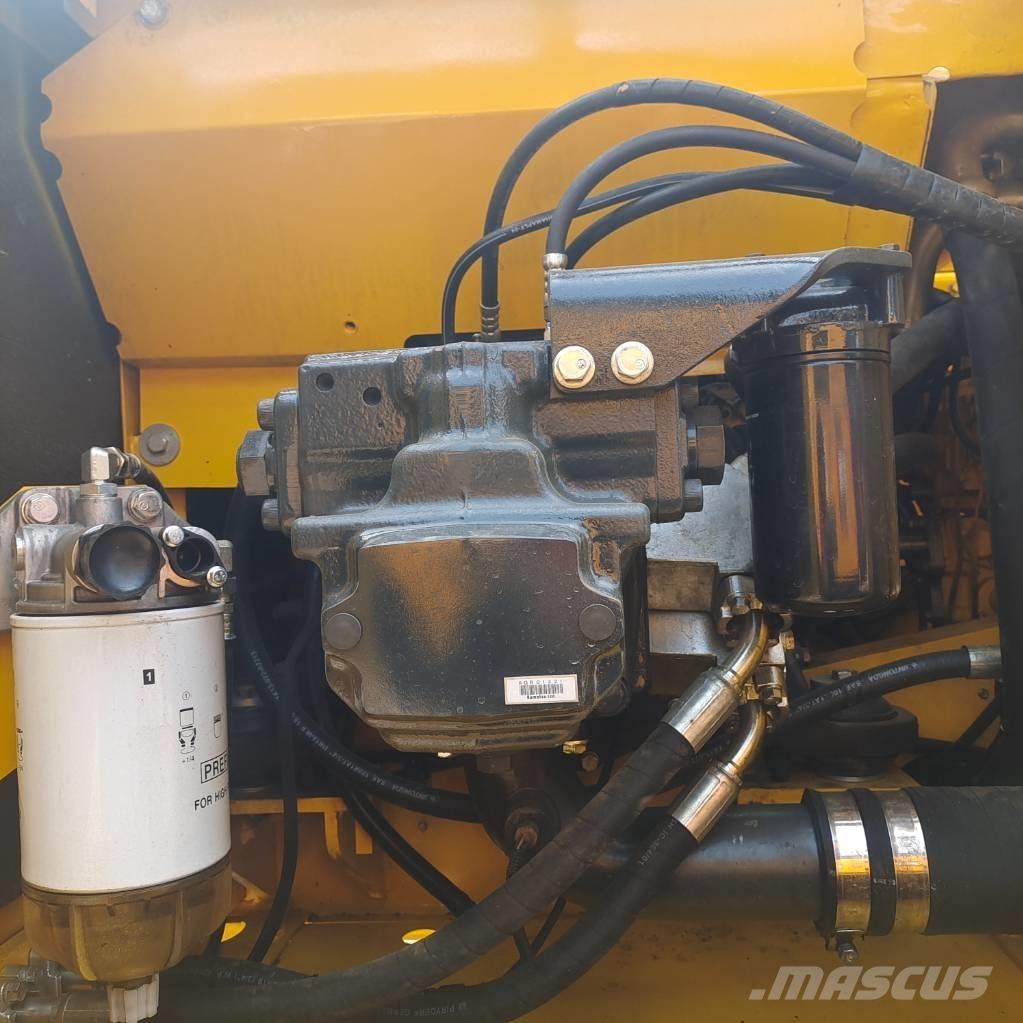 Komatsu PC200-8 Crawler excavators
