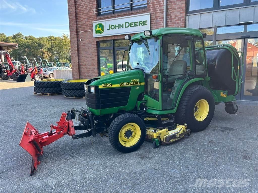 John Deere 4200 Compact tractors