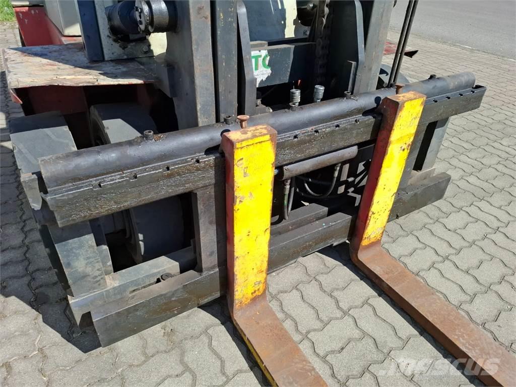 Nissan DF05A60U Diesel trucks